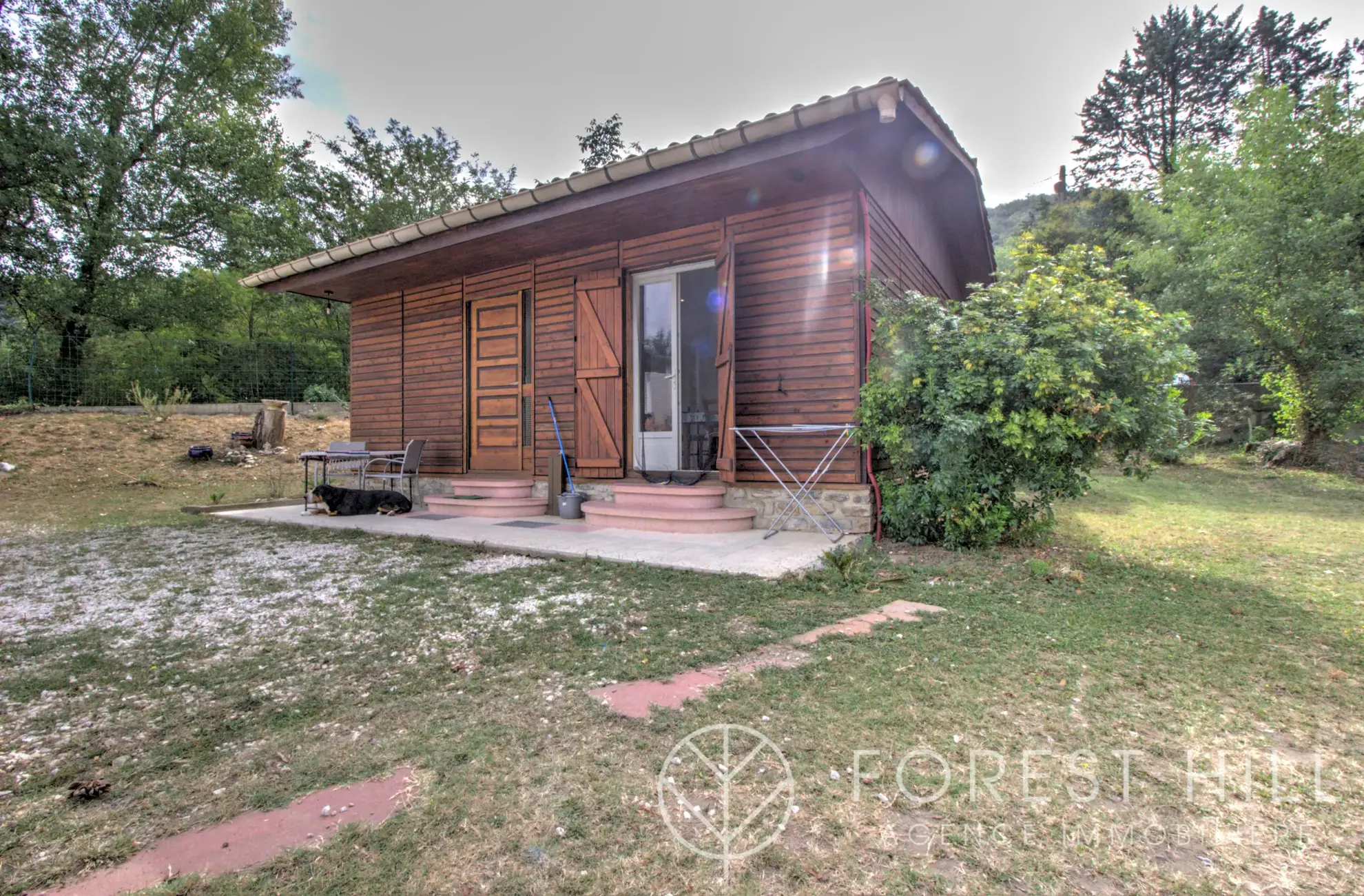A vendre chalet en bois de 43 m² avec grand terrain à Reynès