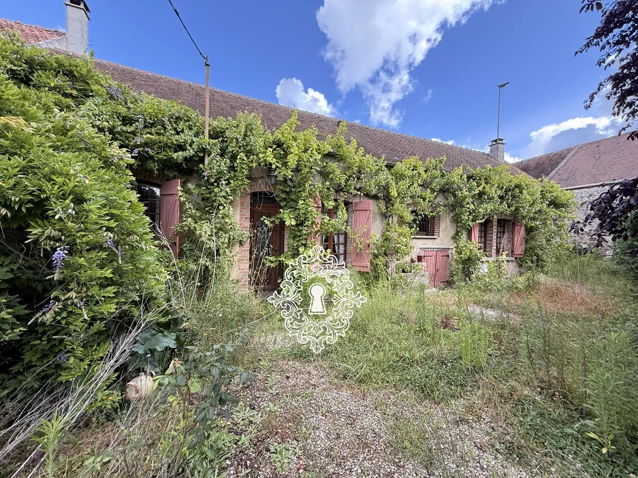 Charmante ferme briarde à vendre à Donnemarie-Dontilly avec jardin et garage