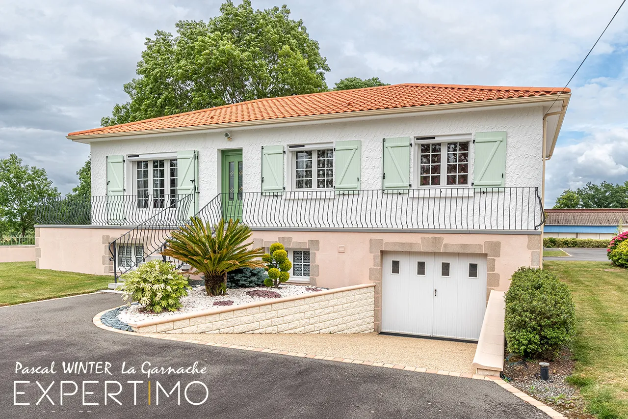 Maison 3 chambres avec sous-sol, garage et extérieur à Falleron