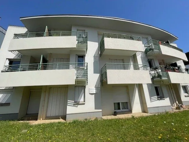 Appartement T1 Bis lumineux à Rennes, quartier Arsenal-Redon avec balcon et parking sécurisé