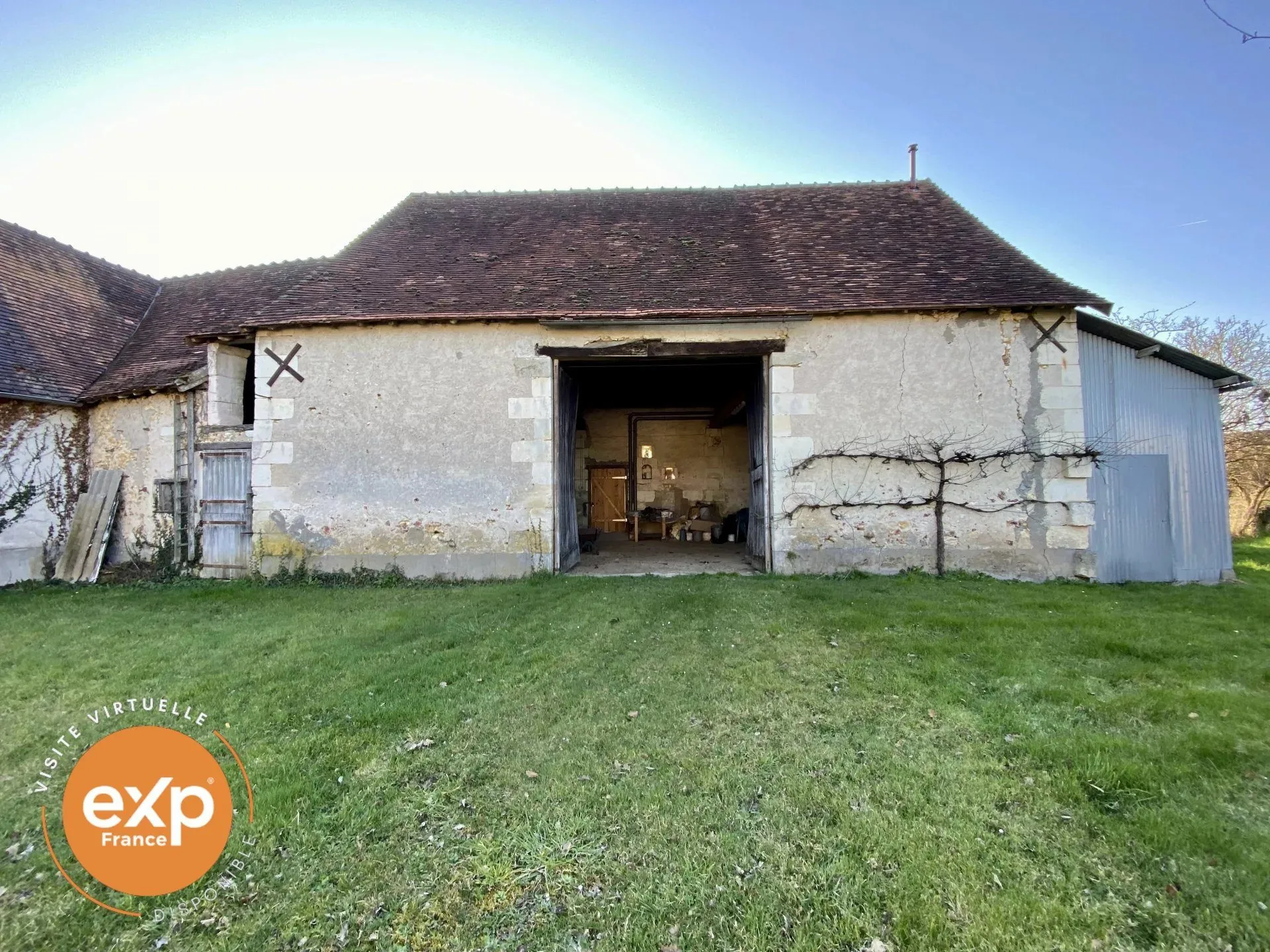 Maison avec dépendances à Saint-Flovier – 75 m², grand potentiel