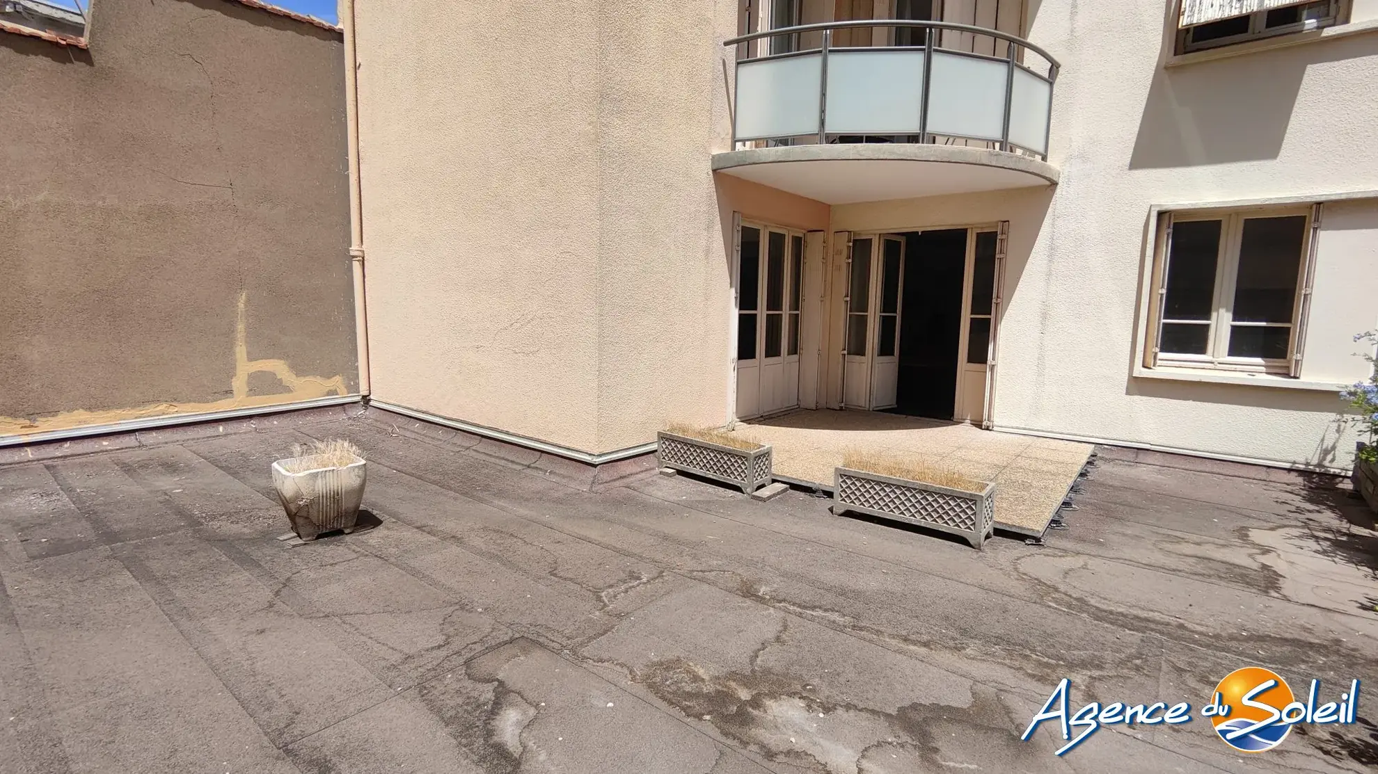 Appartement T5 avec terrasse à vendre en centre-ville de Béziers 