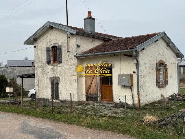 Charmante maison individuelle à Saint-Loup-sur-Semouse avec terrain et cheminée