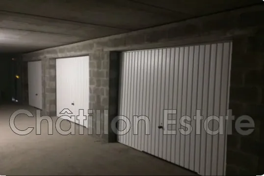 Vente d'un garage de 15 m² à Cannes, réservé rapidement
