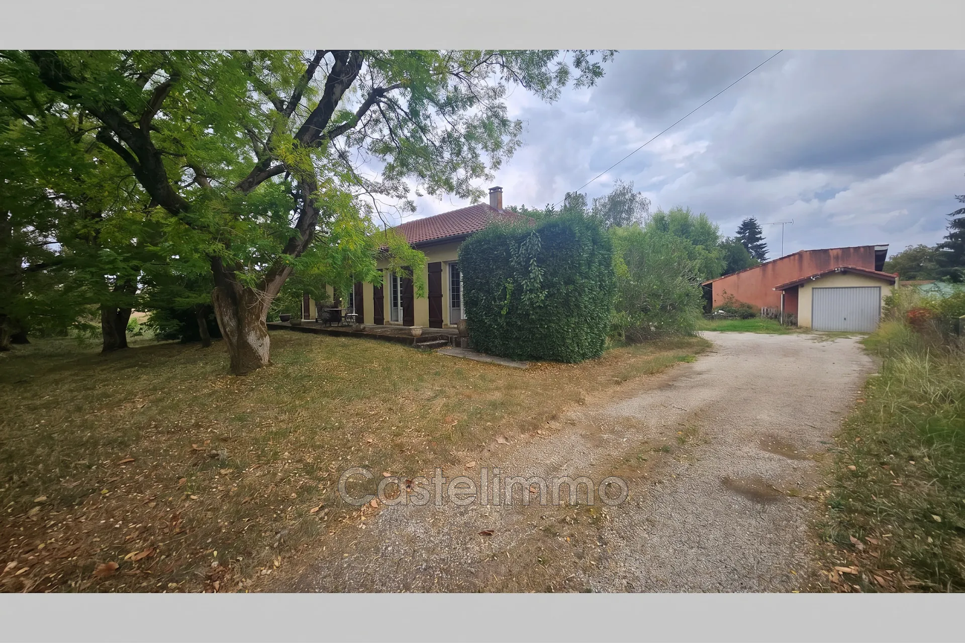 Villa de plain-pied avec piscine à Castelsarrasin - 3 chambres, 100 m²