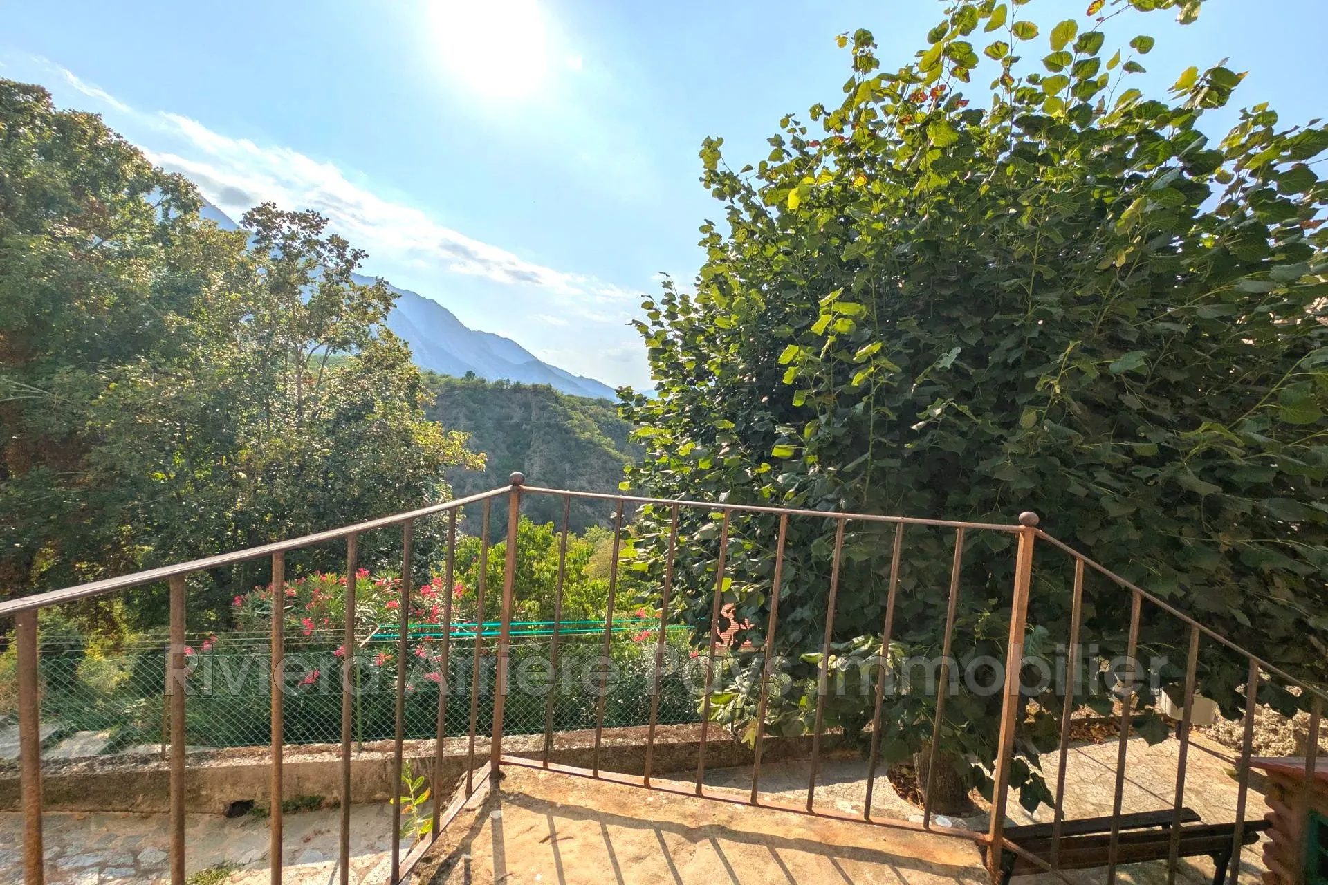 bel appartement 2 pièces avec vue panoramique à Malaussène