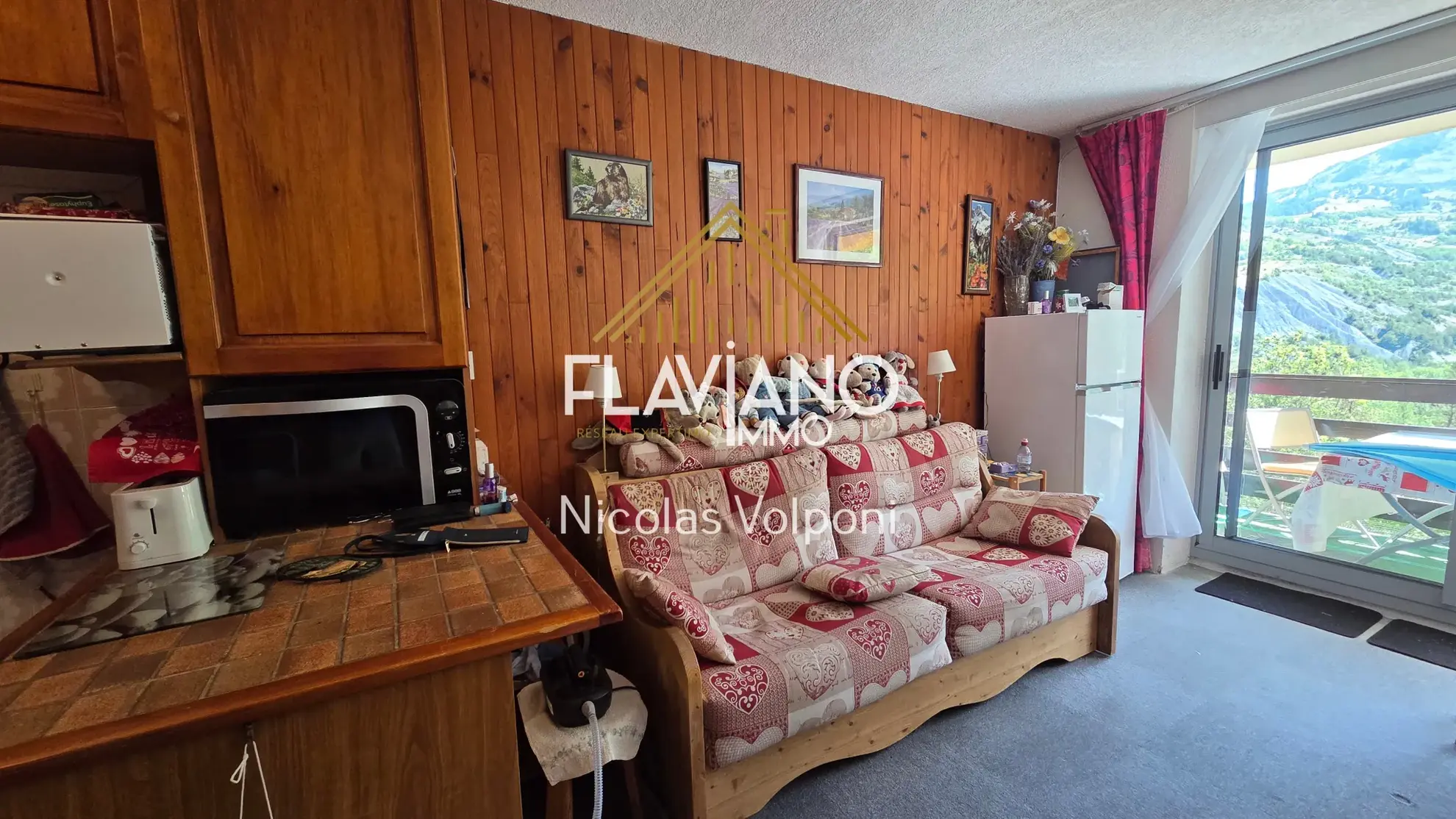 Appartement de 27 m² au Sauze – Studio meublé avec balcon exposé Est