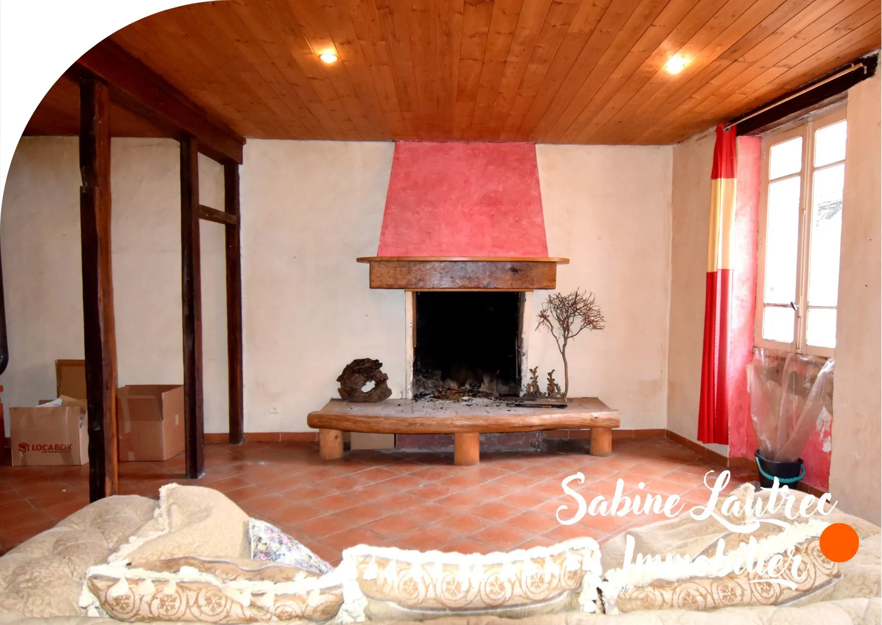 Grande maison de village de 208 m² à Lautrec, centre historique, beaux volumes et garage