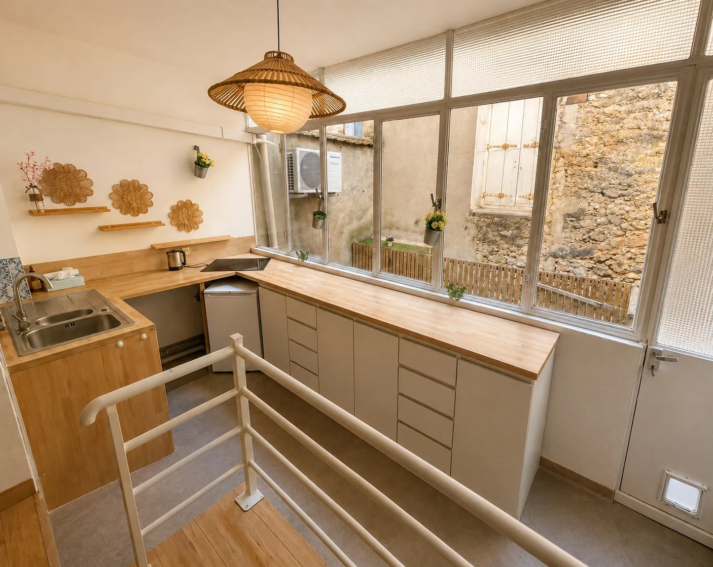 Appartement loft de 53 m² avec terrasse et cour à Clermont-l'Hérault