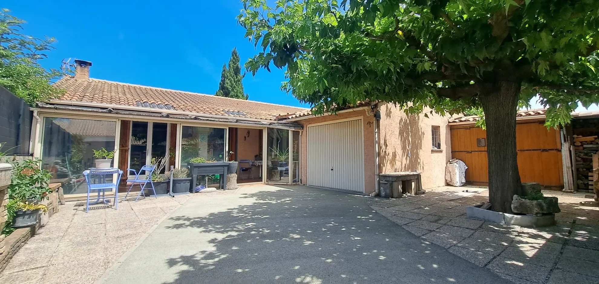 Maison de plain-pied à Cavaillon proche commerces avec jardin et garage