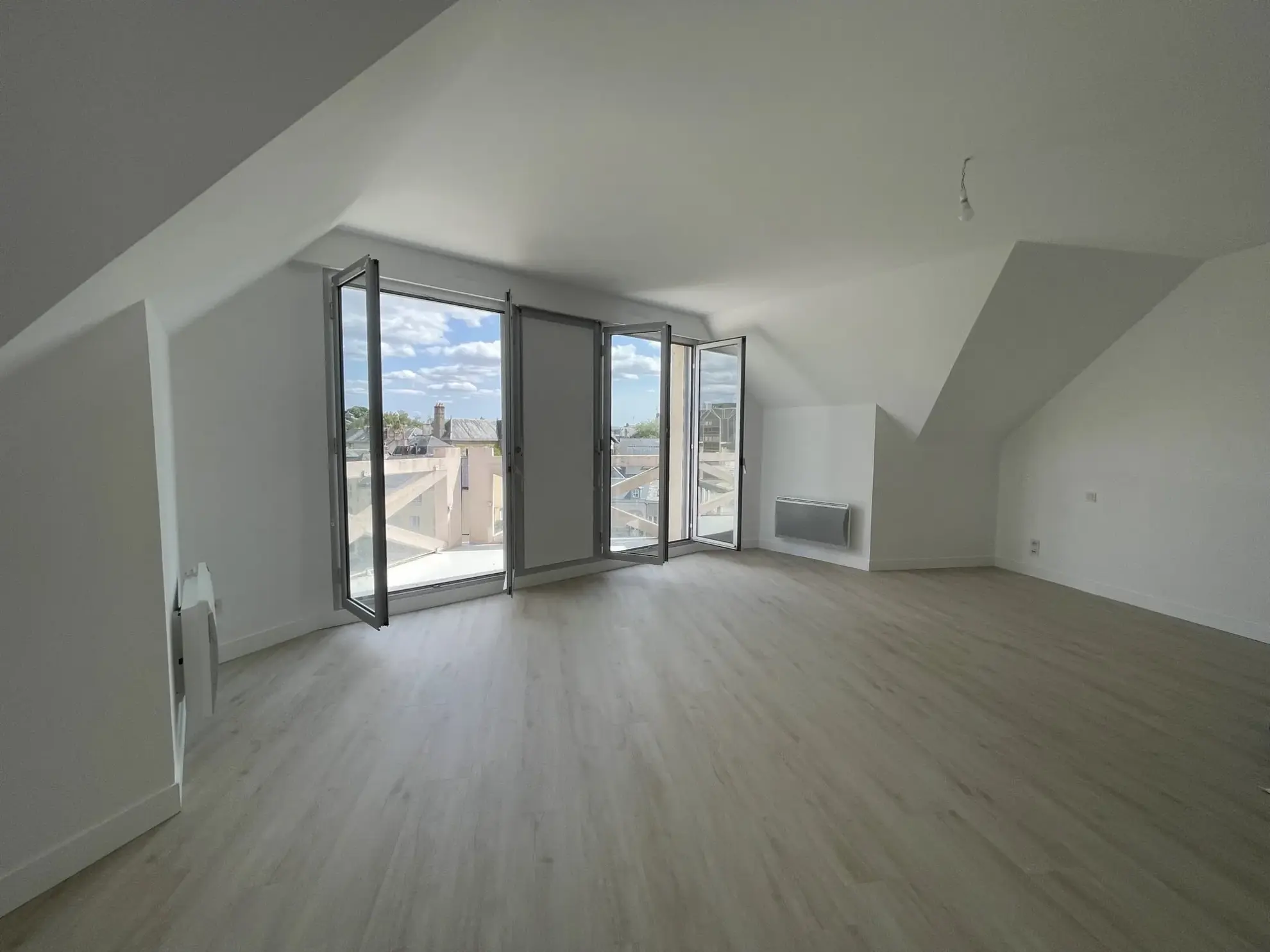 Appartement T2 avec balcon à vendre à Mayenne, centre-ville, dernier étage