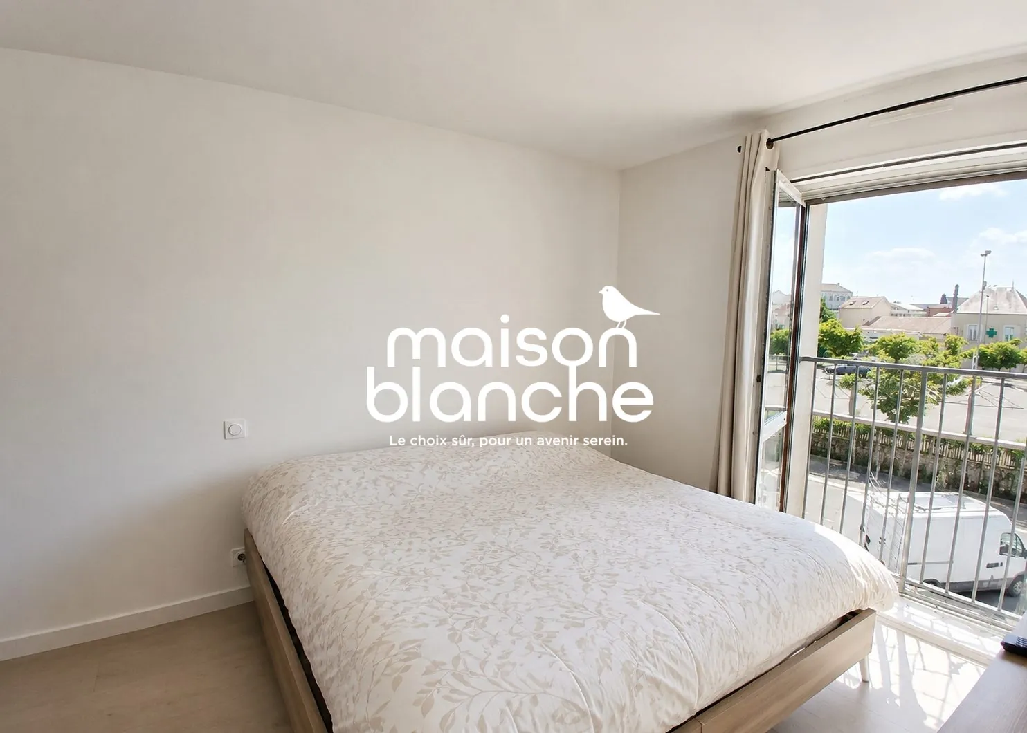 Appartement 2 pièces rénové à Parthenay proche commodités