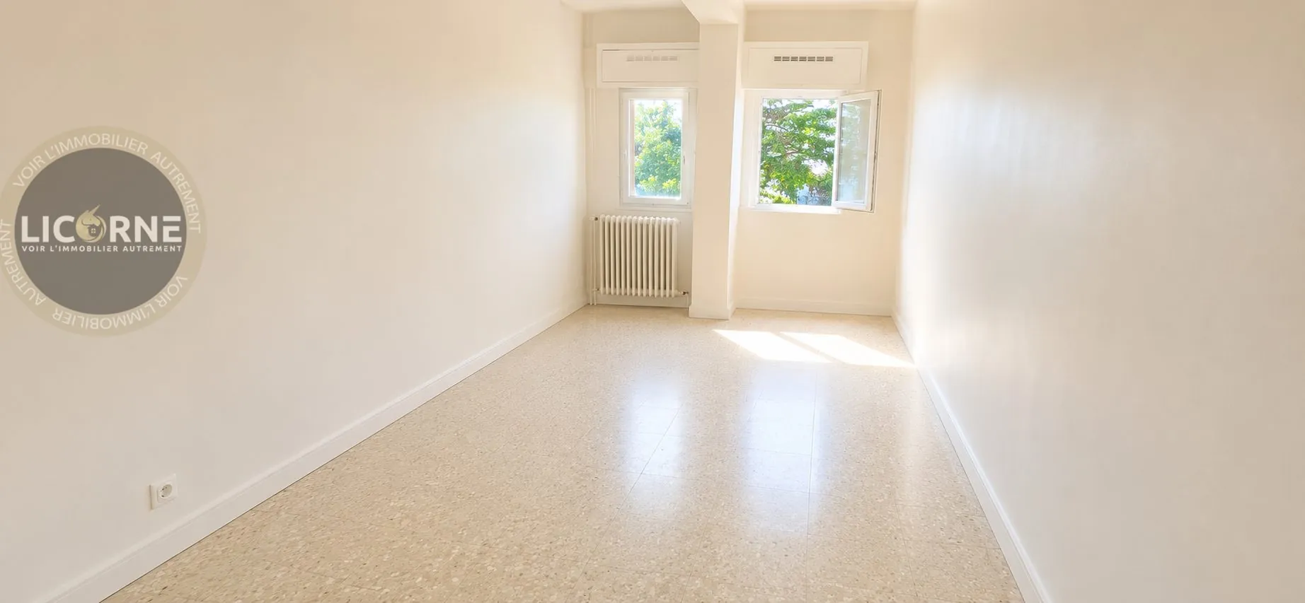 Sudette côté fenêtres Studette de 11m² à Marseille avec rentabilité de plus de 9% – Investissement sûr