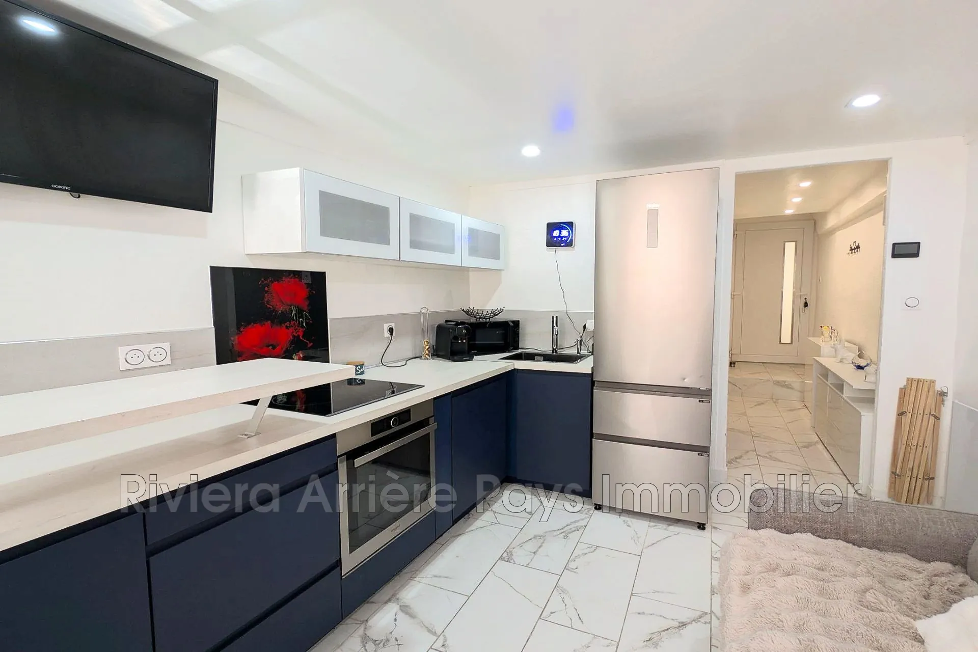 Studio rénové à vendre à Puget-Théniers, proche commodités 