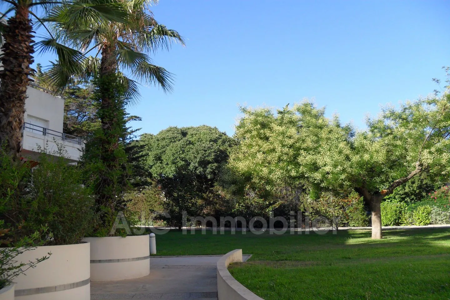 Achat appartement F2 à Montpellier avec terrasse et garage - Quartier calme