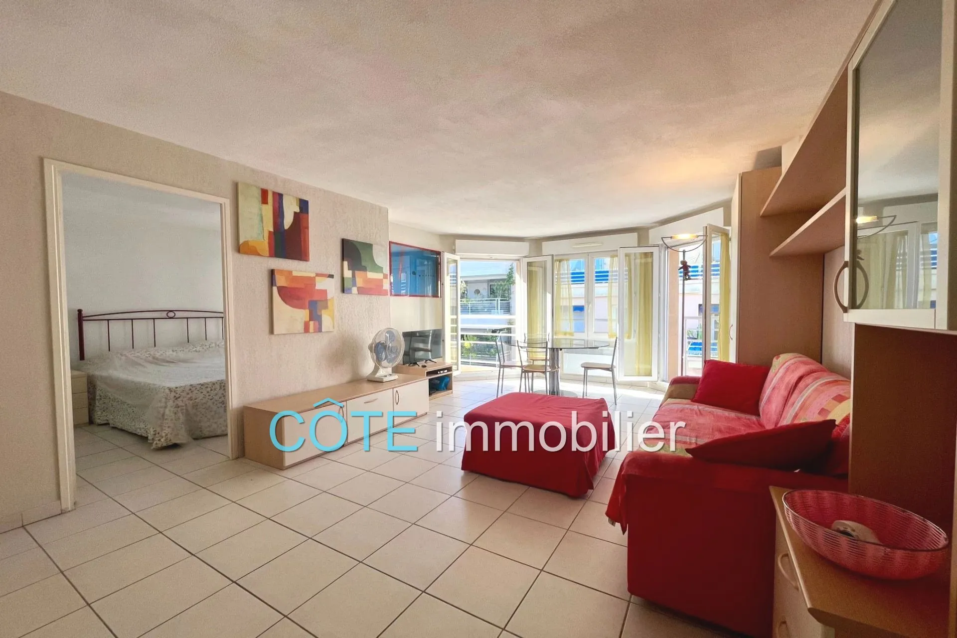 Appartement 2 pièces à Antibes avec terrasse, parking, proche des plages