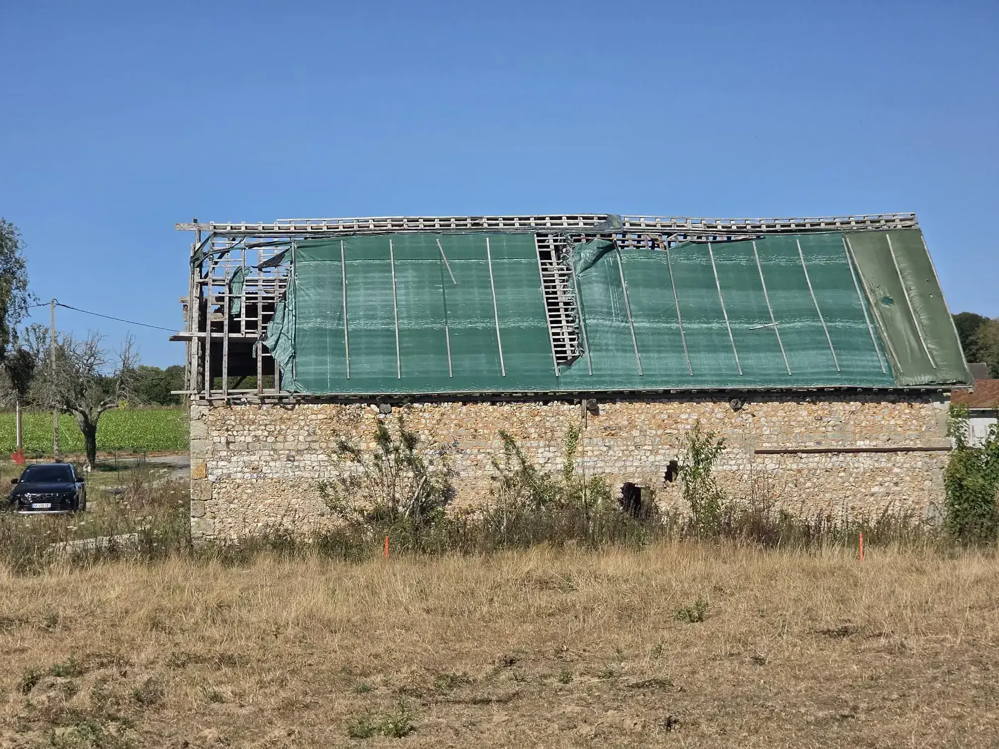 Ancien bâtiment en briques et silex à rénover à Fécamp, terrain de 6000 m²