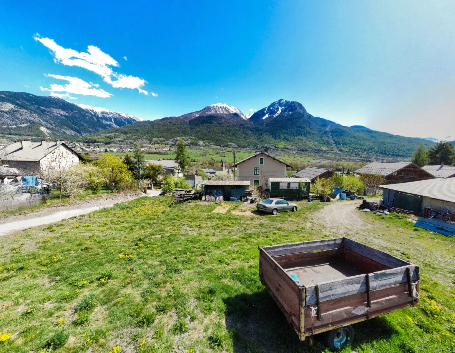 Terrain constructible à Briançon Saint-Blaise - 769 m², viabilisé, prêt à bâtir