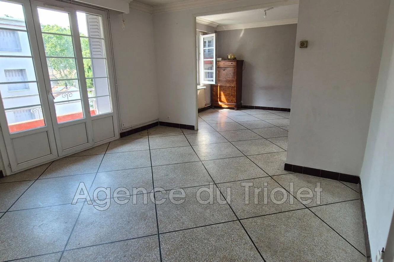 Bel appartement F4 à Montpellier avec garage et balcon, à rénover