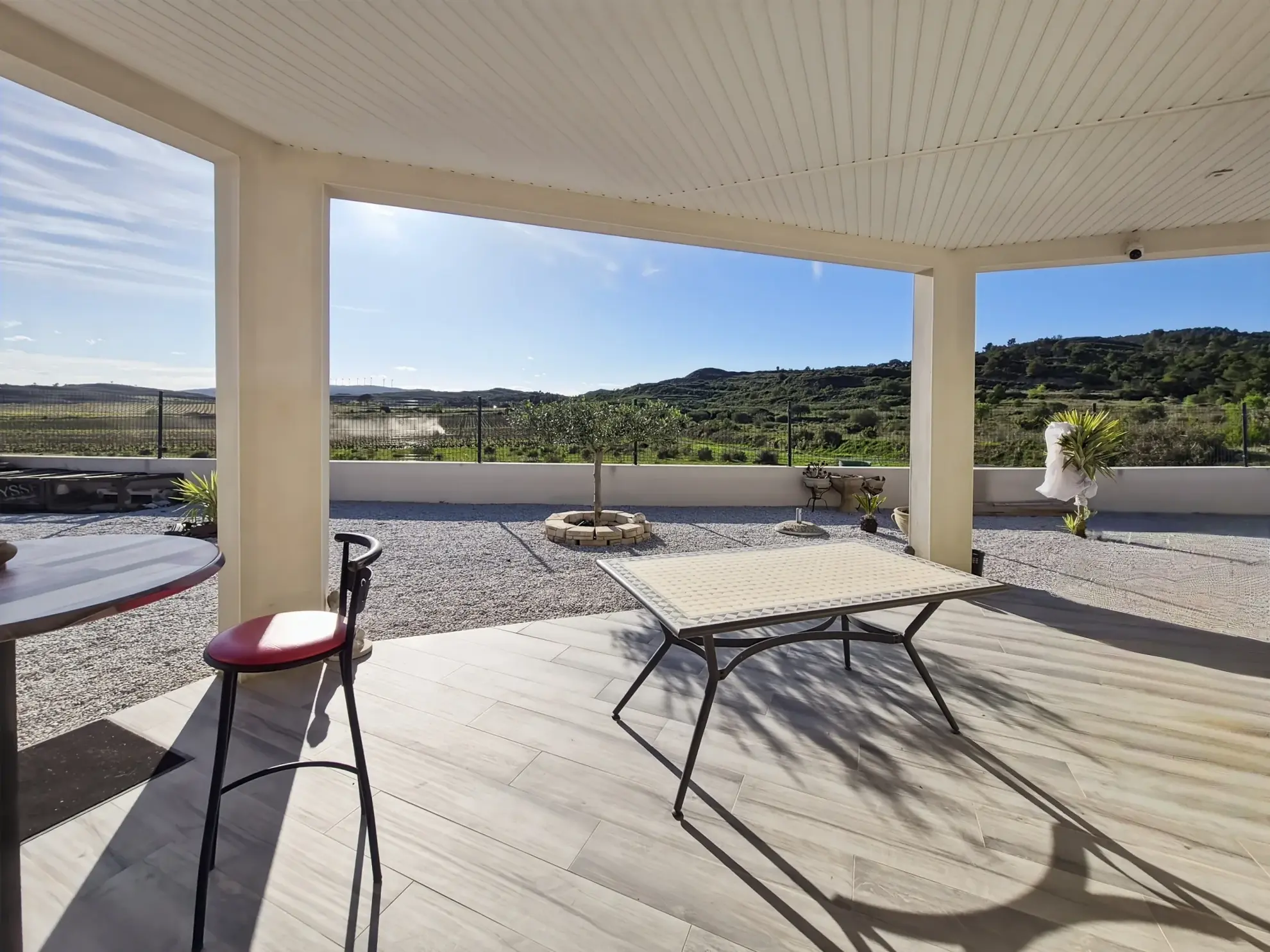 Villa récente avec vue dégagée à Narbonne, 3 chambres, terrain 610 m²