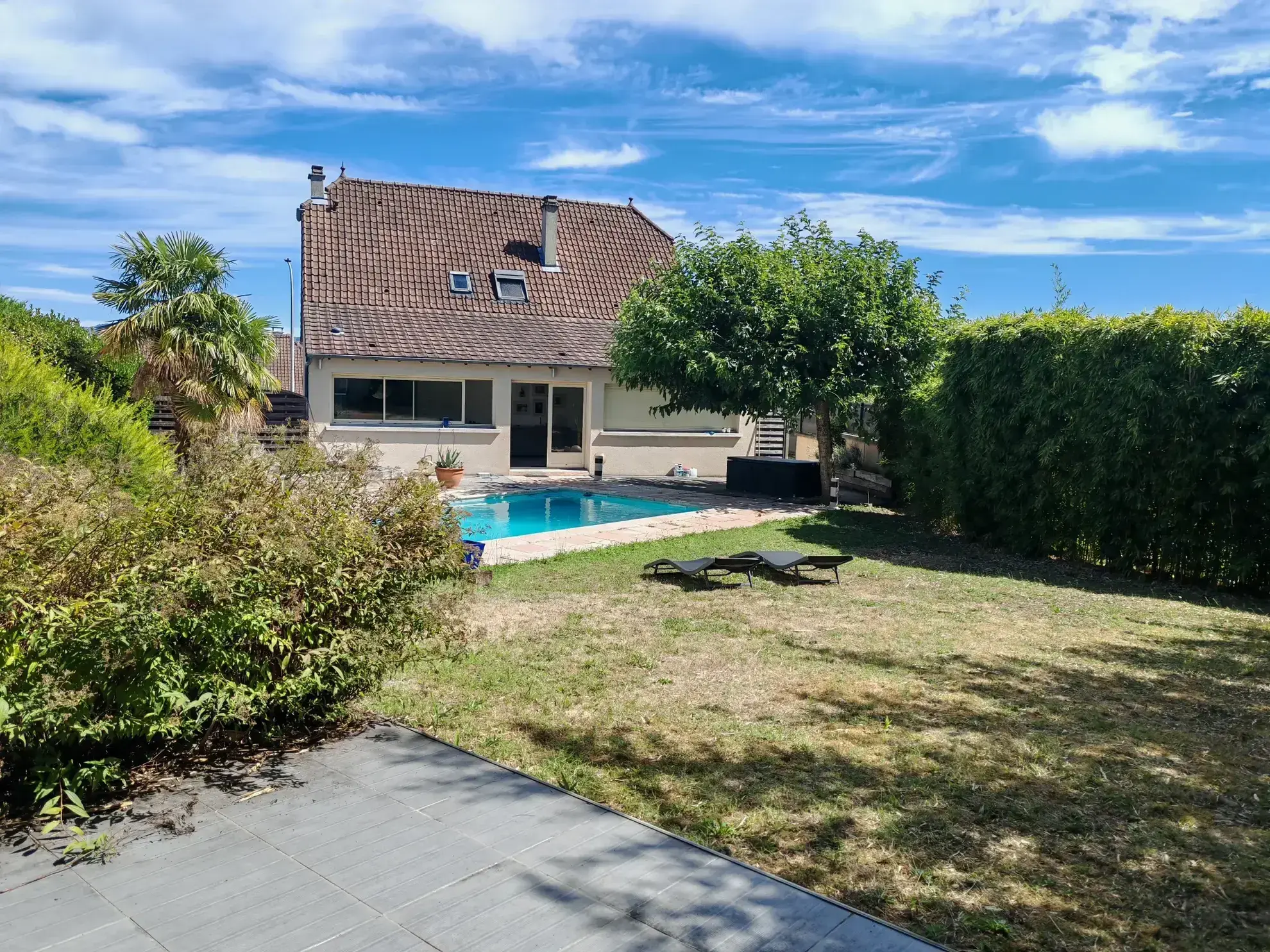 Belle maison avec piscine et suite parentale à Brive - 190 m²