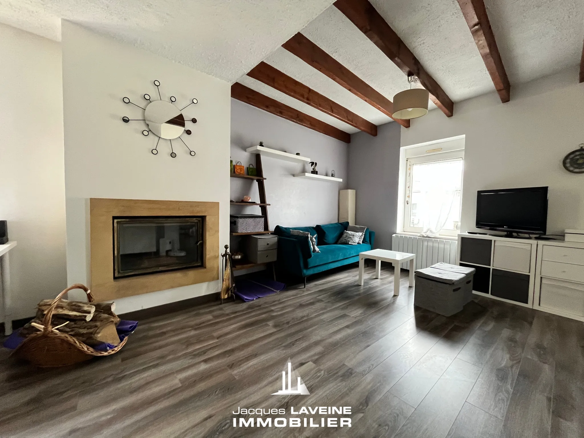 Appartement duplex à Cuvry avec jardin, cheminée et parking — 114 m²