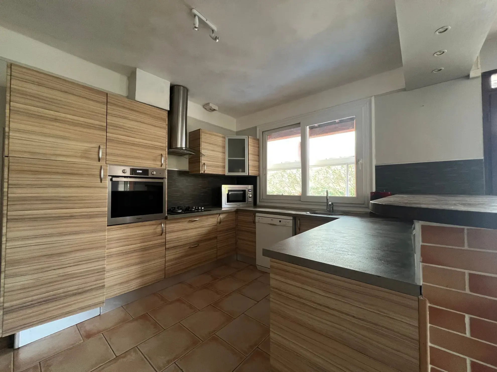 Maison à vendre à Piolenc – 128 m² avec terrain clos et garage 