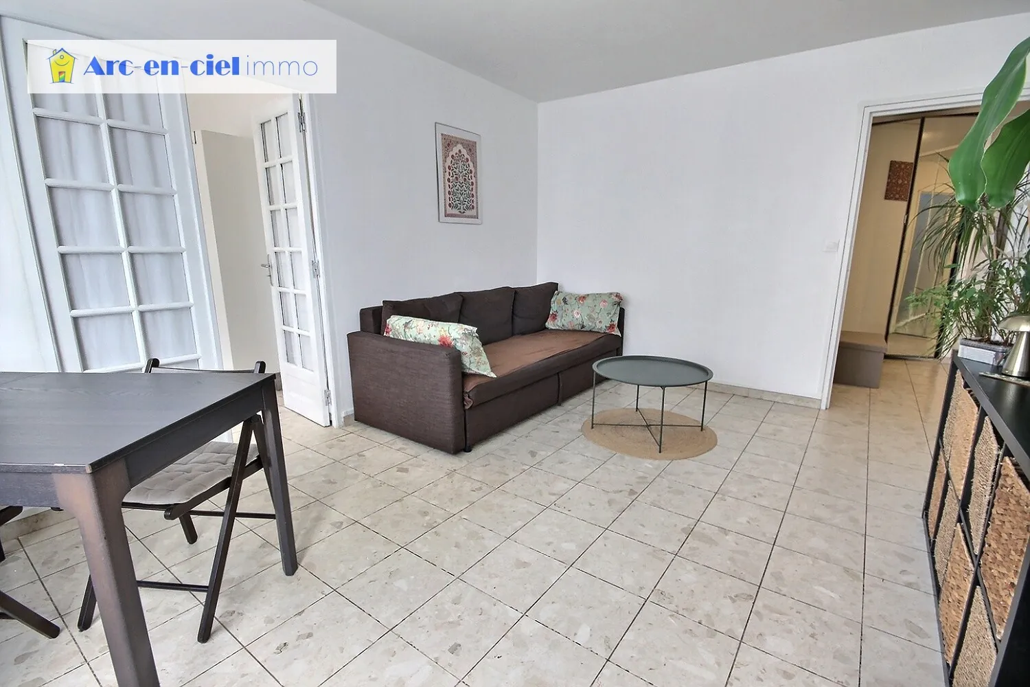 Appartement 4 pièces rénové avec cave et parking à Aubervilliers 