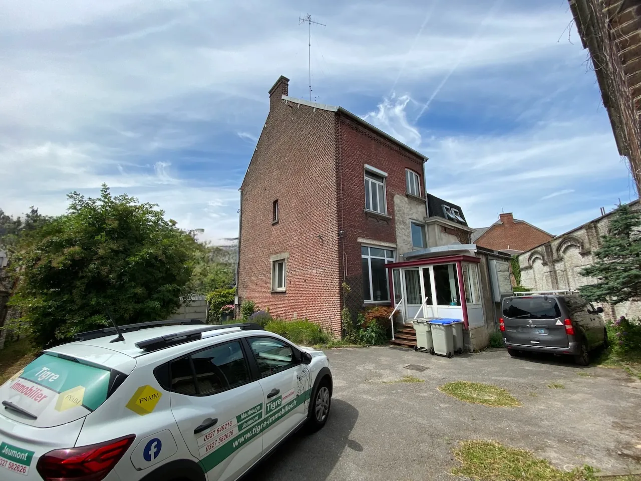 Maison bourgeoise avec local commercial à vendre à Jeumont