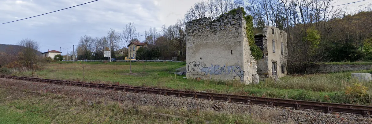 Terrain constructible de 3355 m² à vendre à Labroquère, idéal pour projets commerciaux