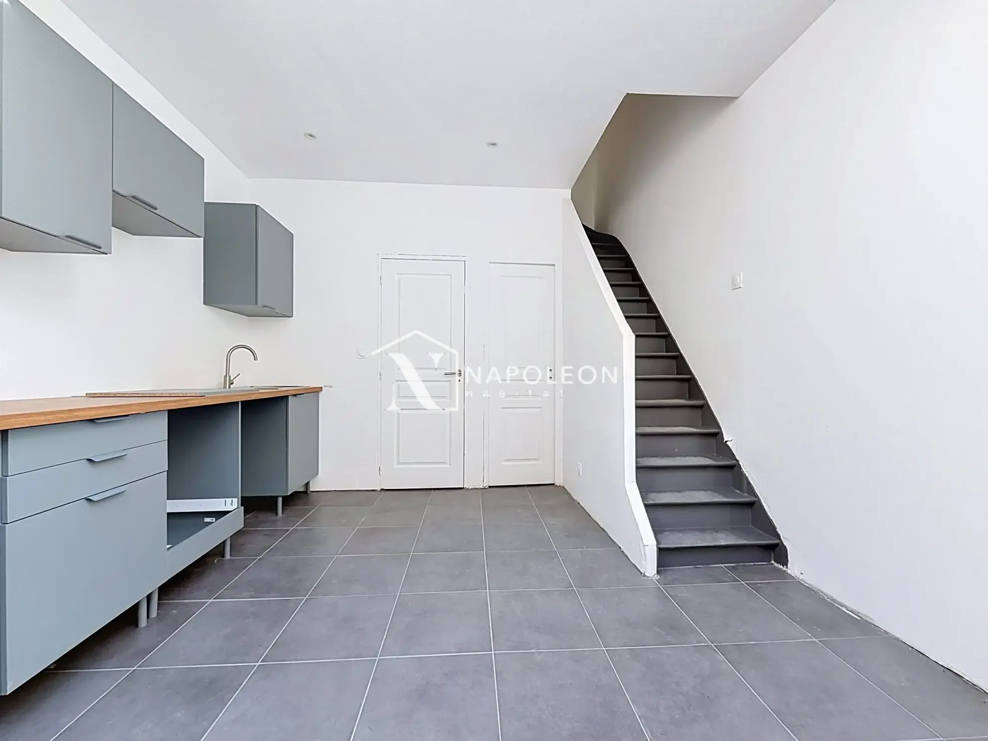 Maison de courée rénovée à Lille de 42,64 m² avec cour – 2 chambres 