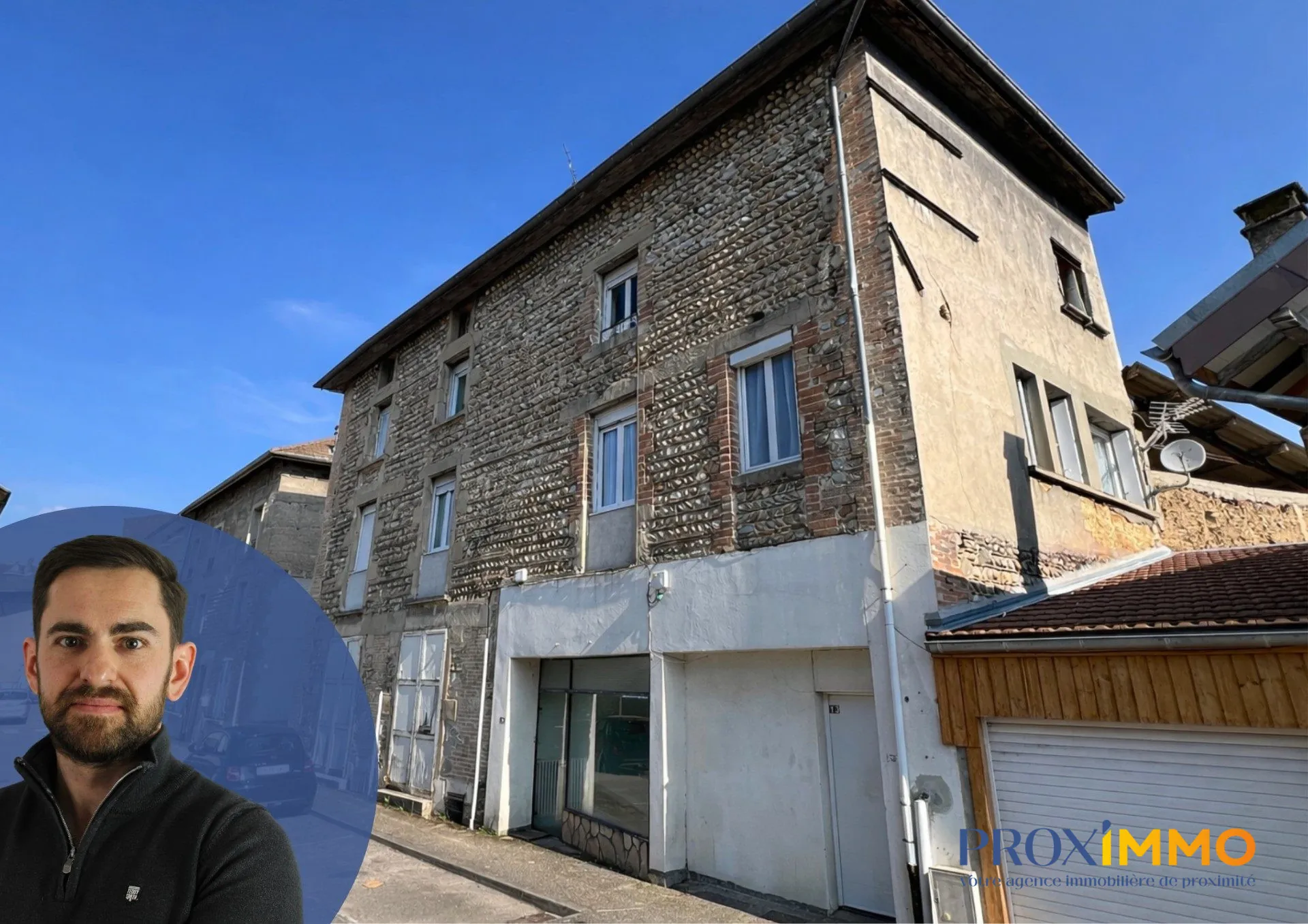 Local commercial en rez-de-chaussée avec vitrine à Saint-Étienne-de-Saint-Geoirs