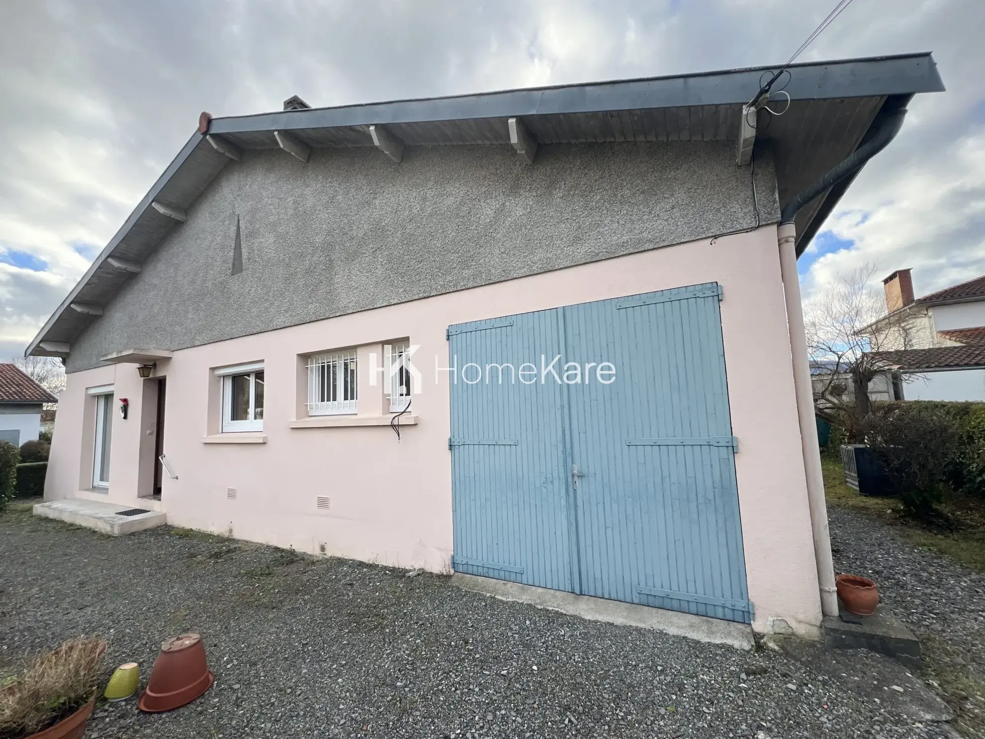 Maison à vendre à Montréjeau avec 2 chambres et jardin clôturé