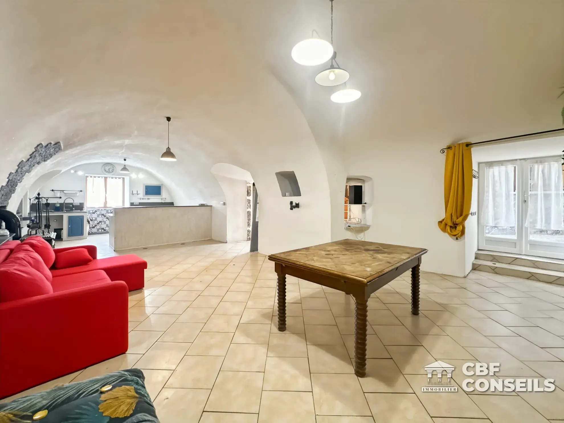 Maison de village authentique à Antoingt avec dépendances et beau potentiel