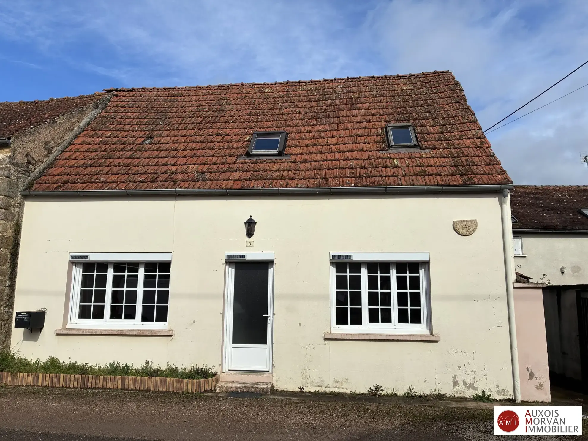 Maison à vendre à Courcelles-lès-Semur - 85 m² avec jardin et garage