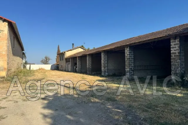 Maison à rénover avec grand potentiel en campagne à Arles - 3 chambres, terrain de 6200 m²