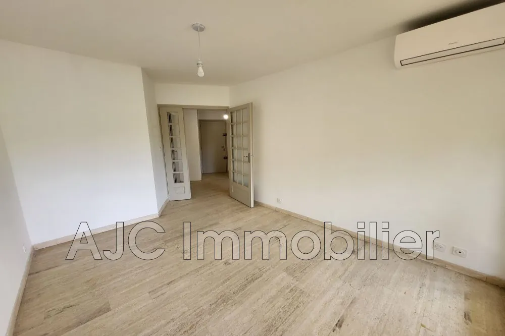 Achat Appartement 2 Pièces à Montpellier - 38 m² avec Terrasse et Parking