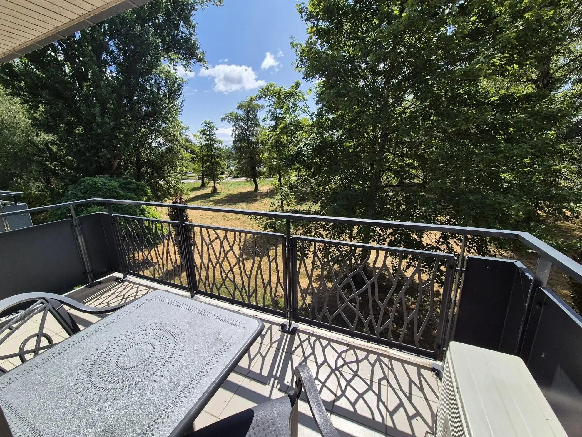 Appartement rénové avec vue calme à Divonne-les-Bains - Investissement locatif optimal