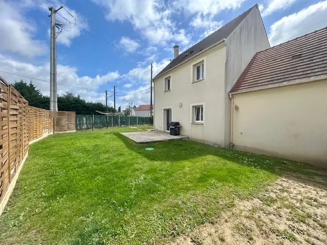Maison familiale à Ollainville avec jardin, garage et proximité des écoles et transports
