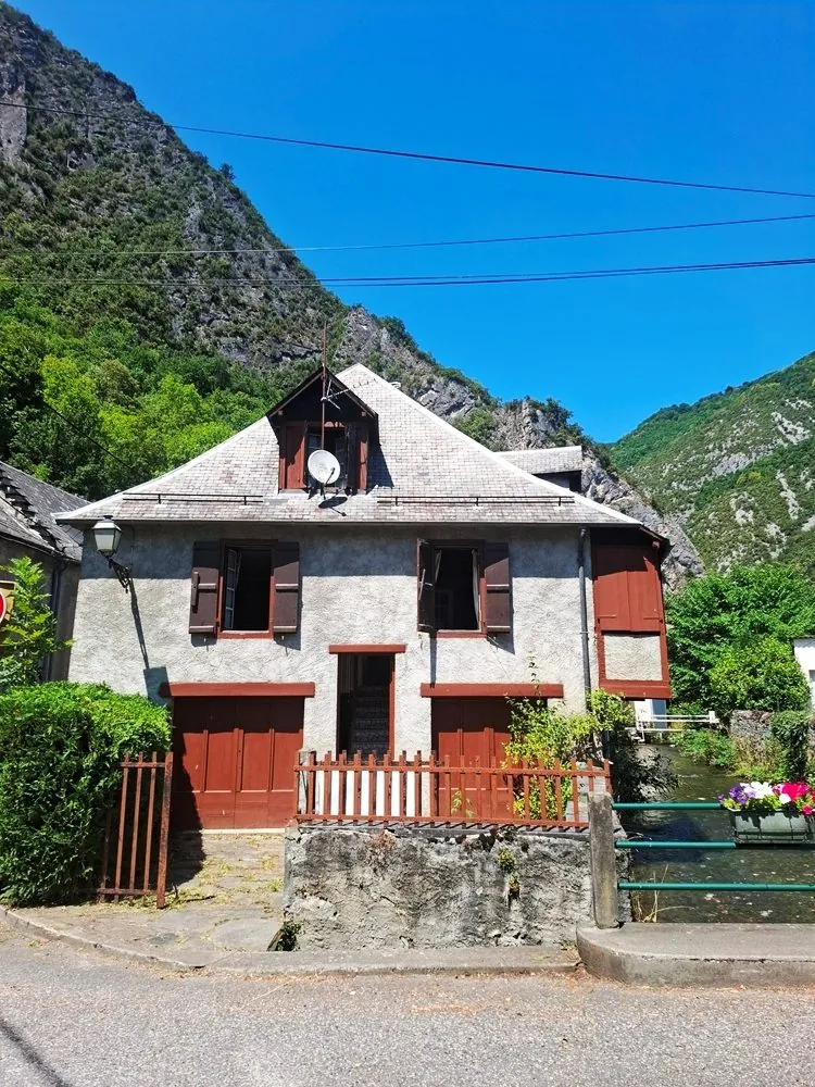 Maison à vendre à Saint-Beat, charmant village pyrénéen proche Luchon
