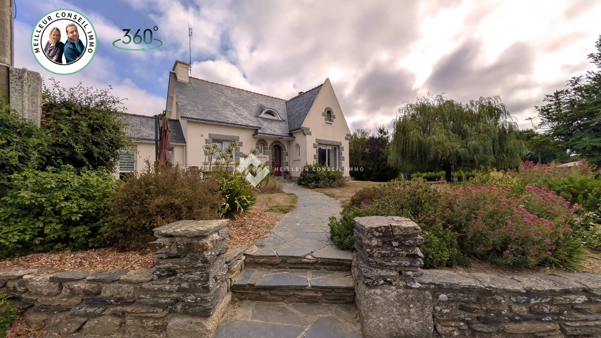 Maison néo-bretonne de 112 m² à Saint Connec, terrain arboré, garage et chauffage à granulés