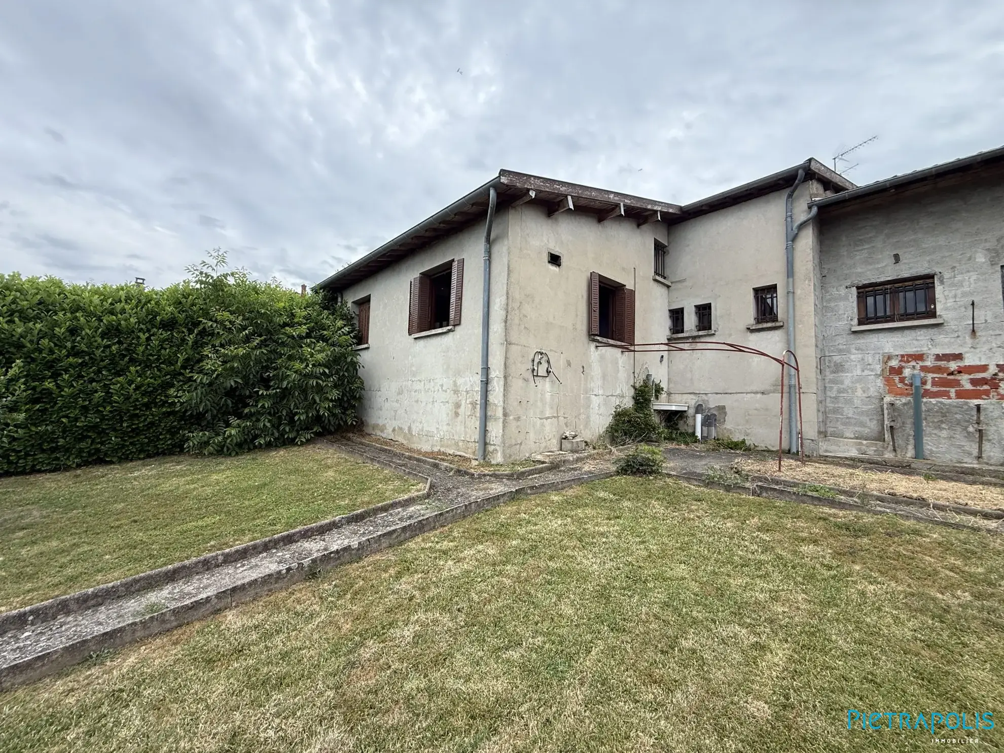 Grand plateau à aménager de 88 m² avec terrasse couverte à Châtenay