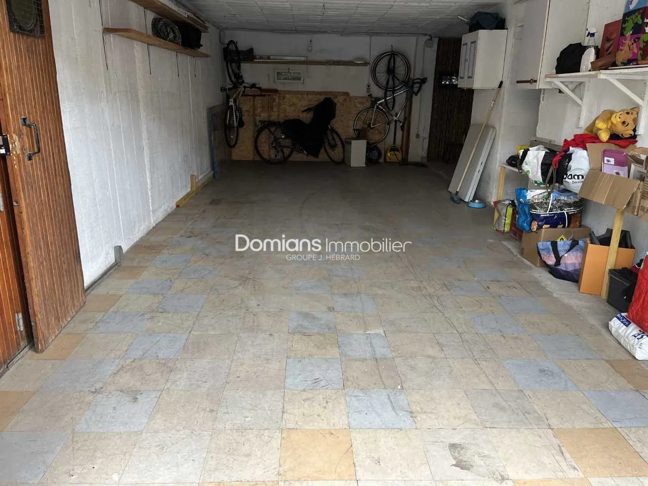 Spacieux garage sécurisé de 50 m² à Saint-Cyprien
