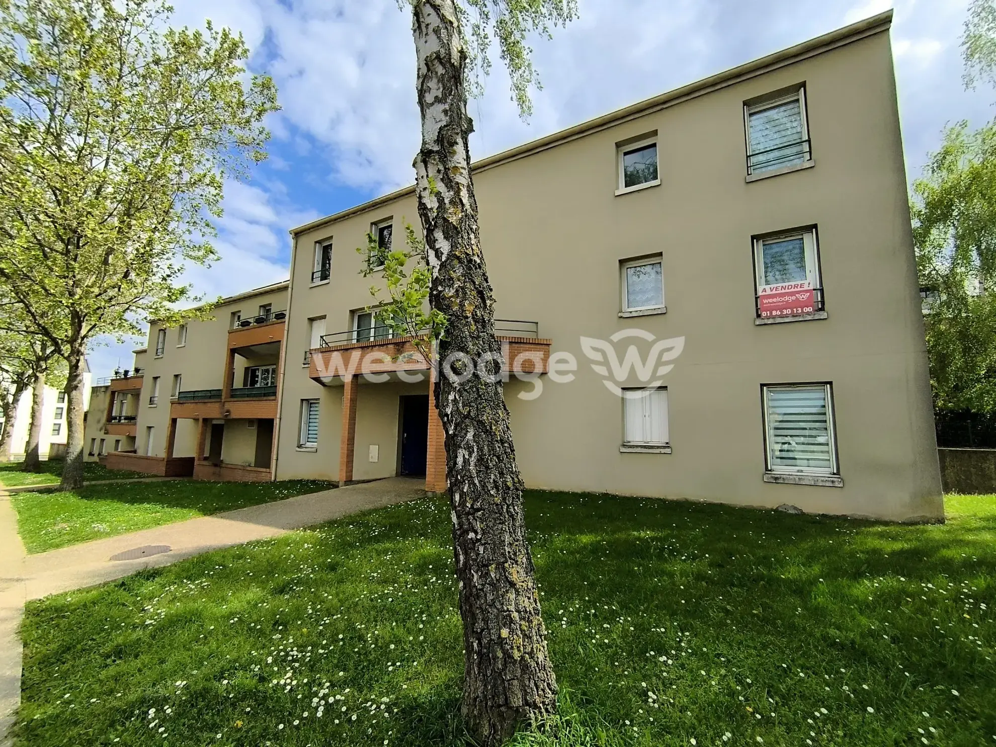 Appartement à vendre à Jouy-le-Moutier avec terrasse et cave