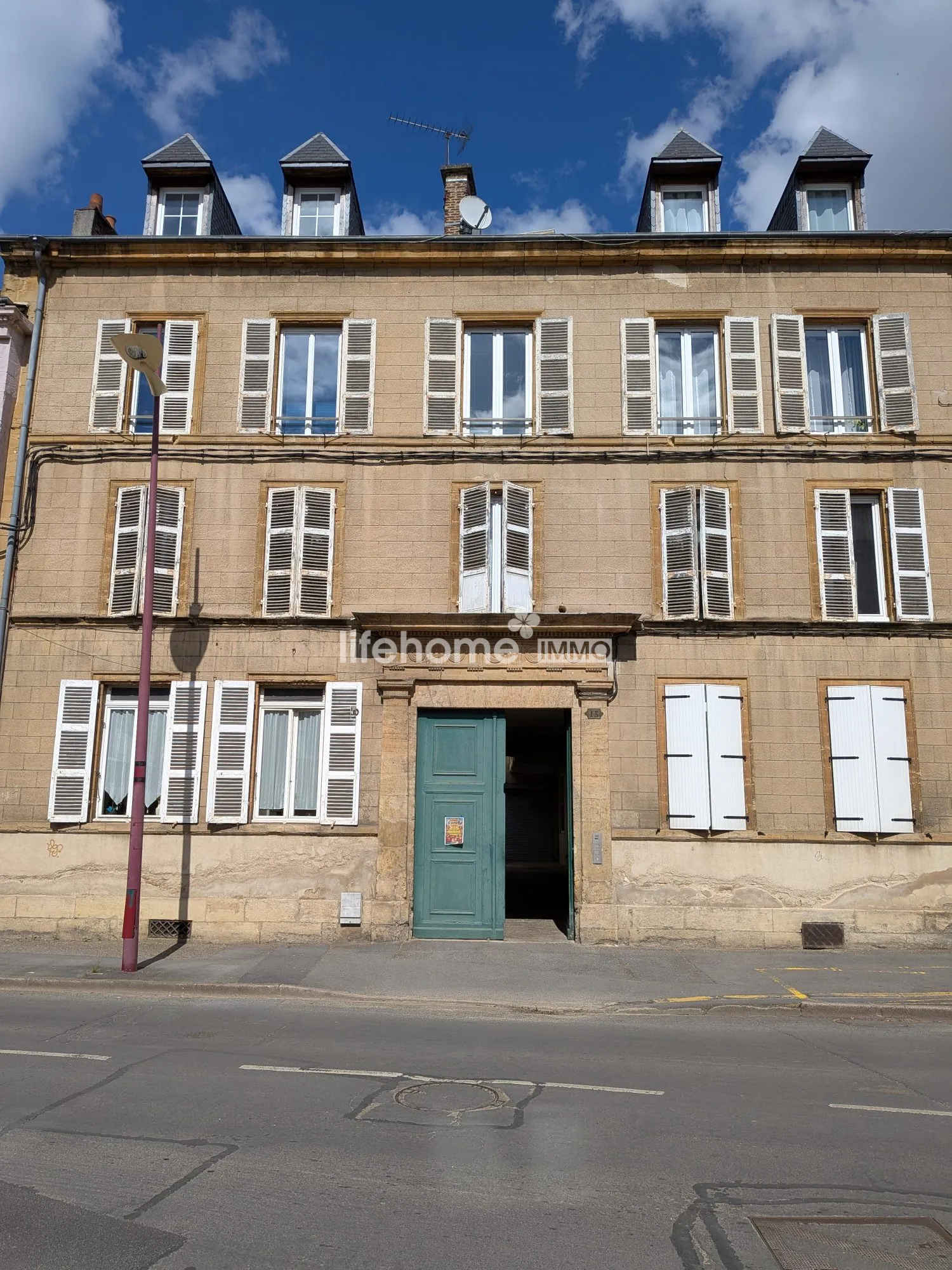 Appartement atypique à vendre à Sedan de 191 m², fort potentiel d'aménagement