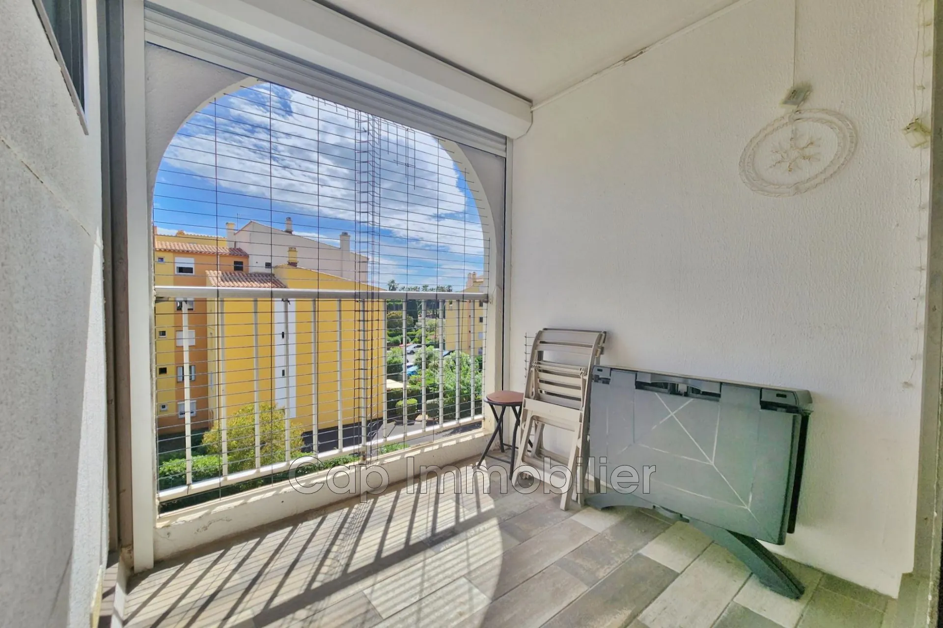 Studio cabine à vendre à Cap d'Agde - Loggia et parking privé dans résidence sécurisée