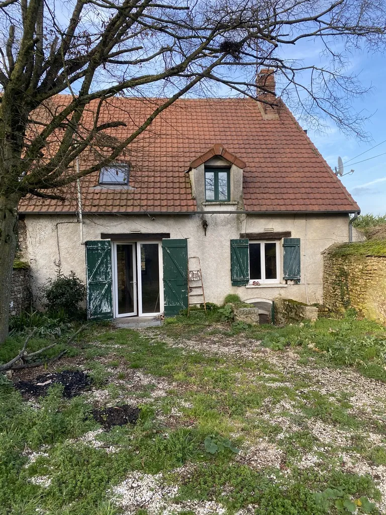 Charmante maison ancienne à rénover avec jardin clos proche d'Étampes 