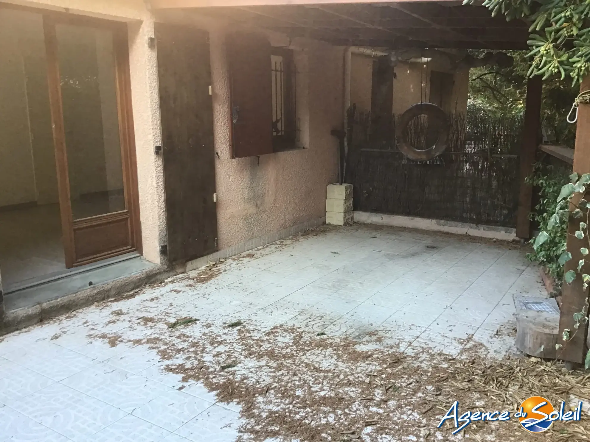 Villa T2 à Gruissan proche du port et du village avec terrasses exposées est
