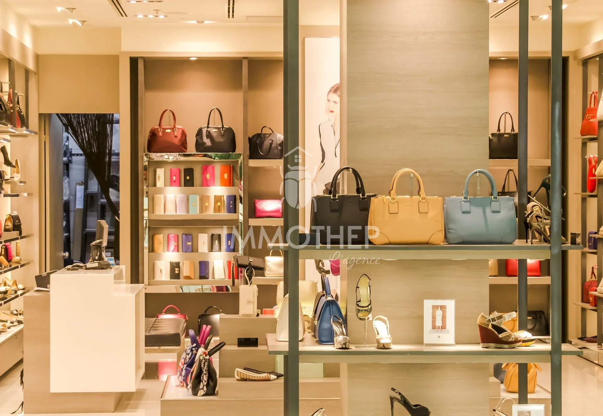 Fonds de commerce boutique chaussures et maroquinerie haut de gamme à Grenoble