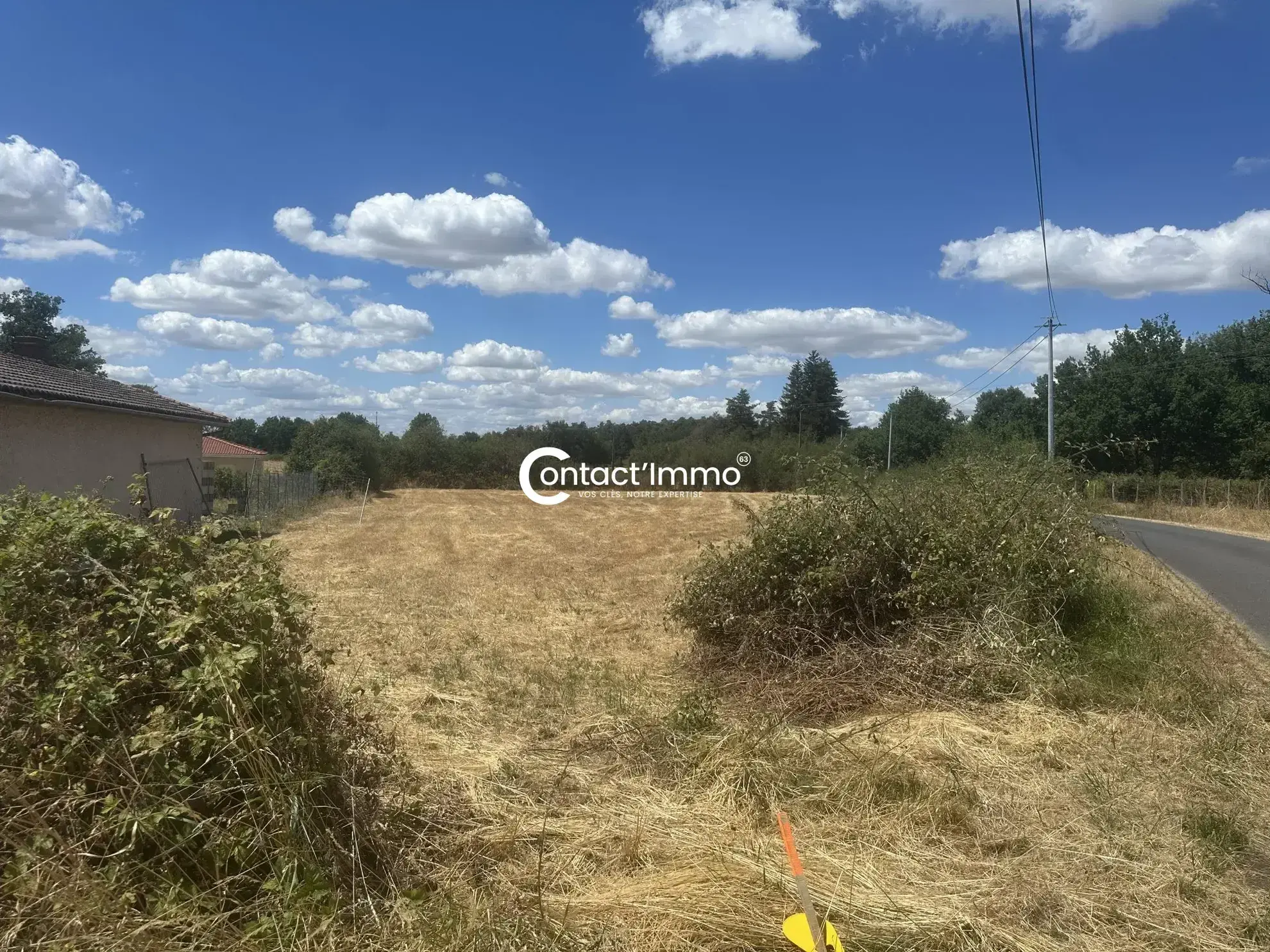 Terrain plat constructible de 1193 m² à BORT L'ETANG proche Lezoux